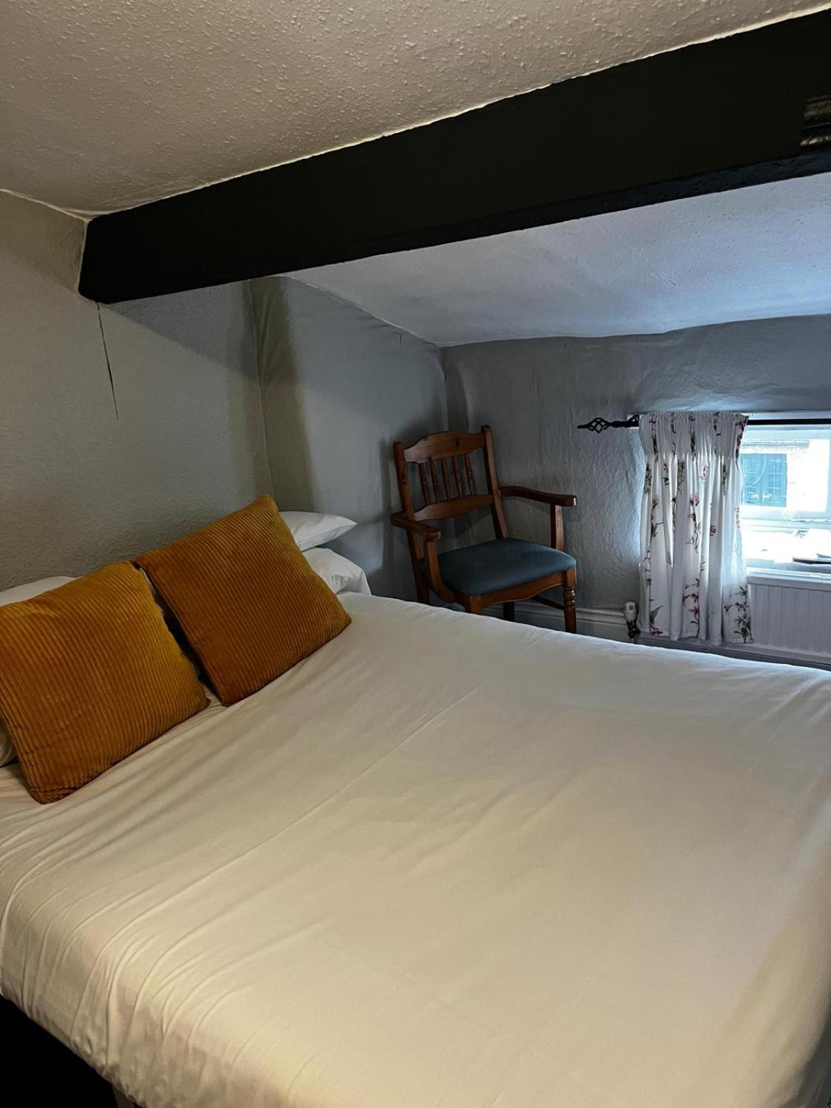 Black Bull Hotel Рит Экстерьер фото